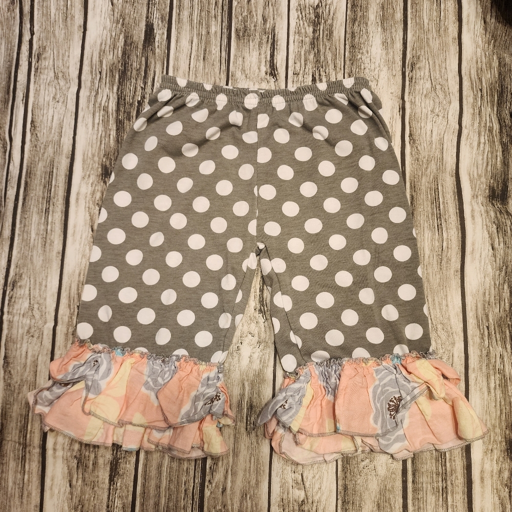 Tutu and Lulu ruffle shorts. Size 6-7 Years